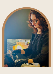 Kelly Pique Coiffeuse coloriste coloration végétale experte et formatrice bretagne